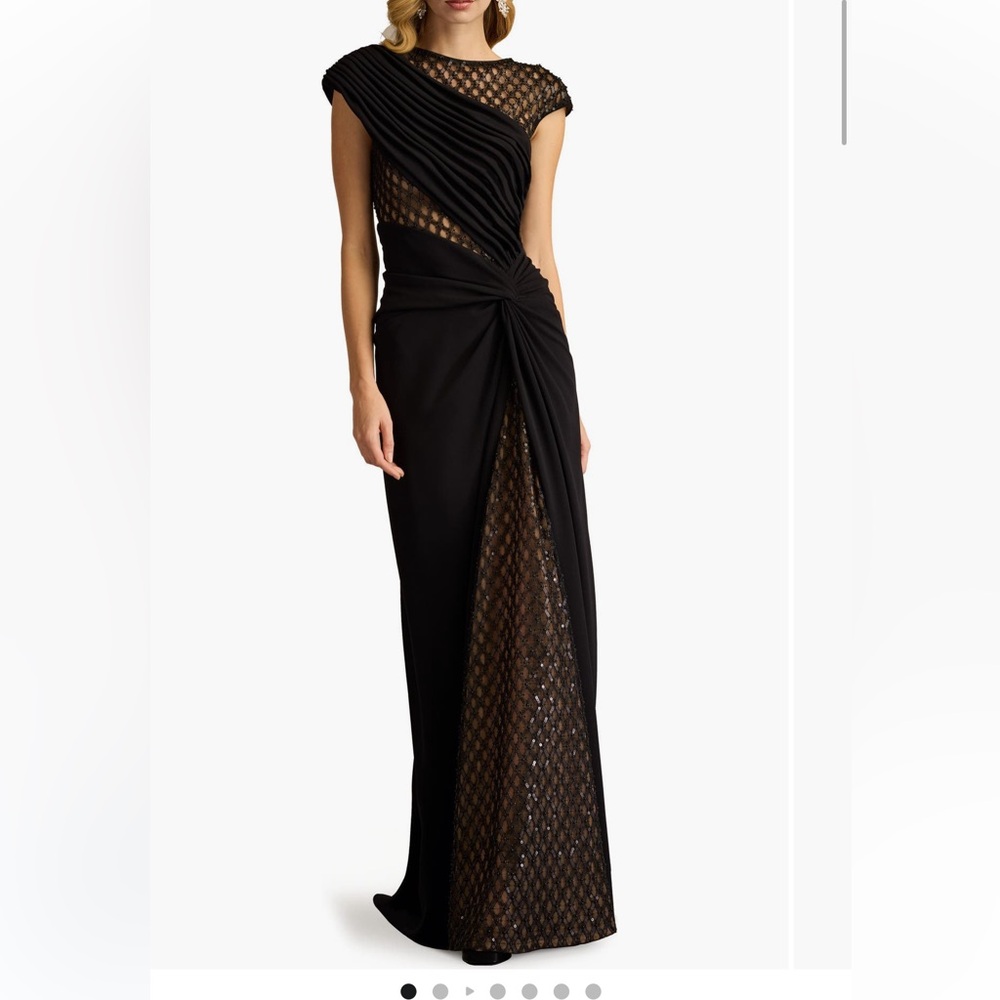Tadashi Shoji
Mixed Media Cap
Sleeve Crepe Gown